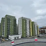 Coresi Mall Area Studios & Apartments By Glam