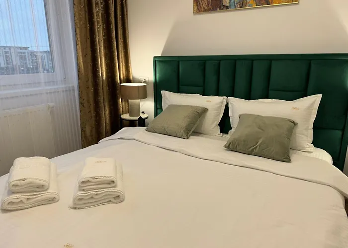 Coresi Mall Area Studios & Apartments By Glam