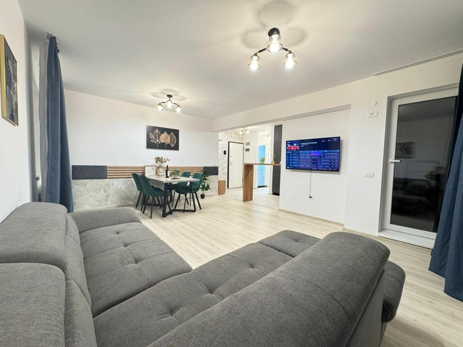 Apartment Coresi Mall Area & By Glam Brașov