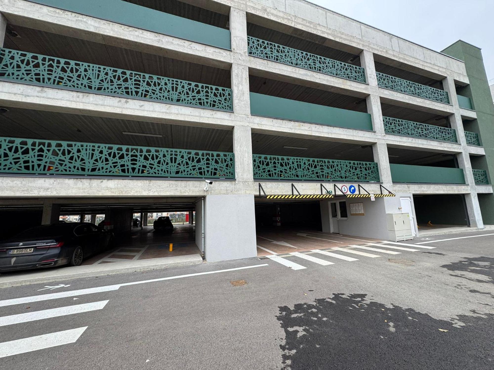 Coresi Mall Area & By Glam * Brașov
